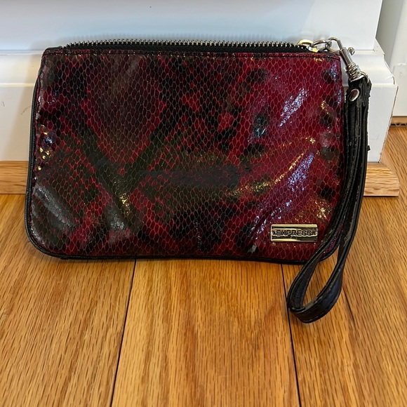 Express wristlet